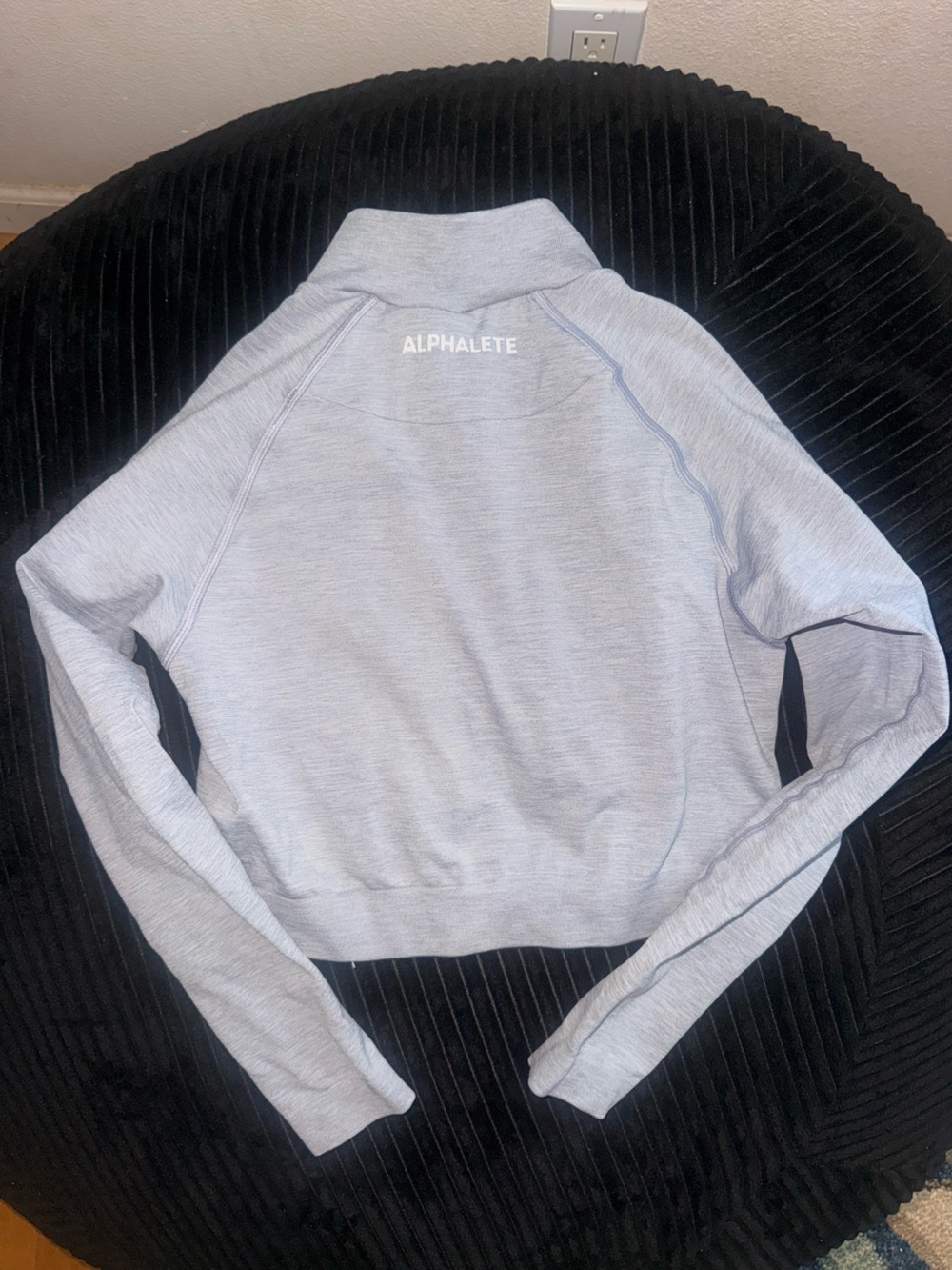 Women’s alphalete zip up crop jacket - Picture 2 of 3